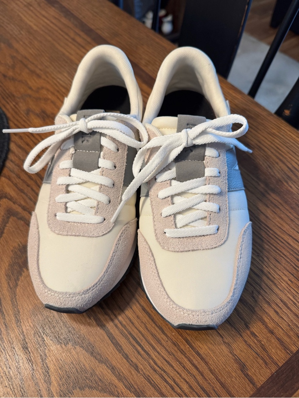 Women's Retro Casual Lace-Up Sneakers in Cream and Light Gray